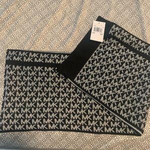 NWT Michael Kors scarf